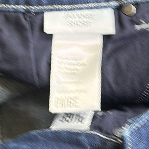 PAIGE JAX KNEE DARK WASH DENIM  STRETCHY BERMUDA CUFFED SUMMER SHORTS SIZE 29 - Picture 9 of 14